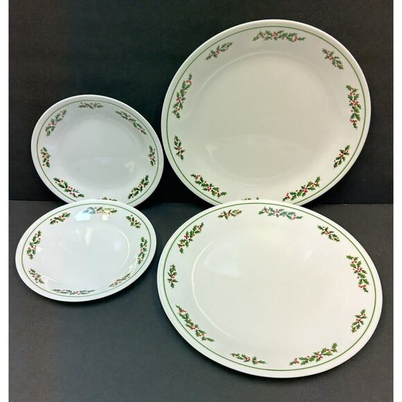 Corelle Christmas Dishes Plates Winter Holly Days Set of 4 Holiday Dish Set - Picture 1 of 8